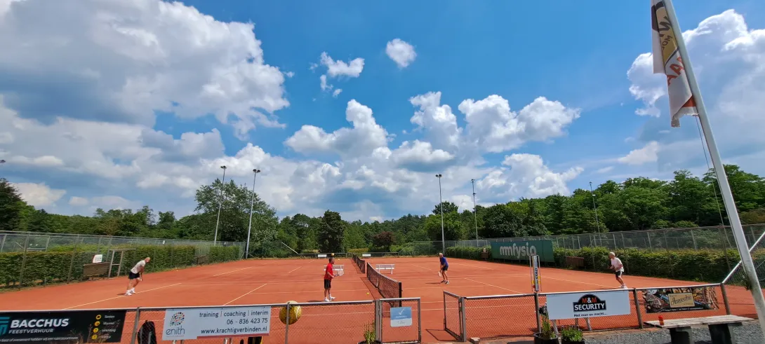 Tennislessen na zomervakantie weer opgestart